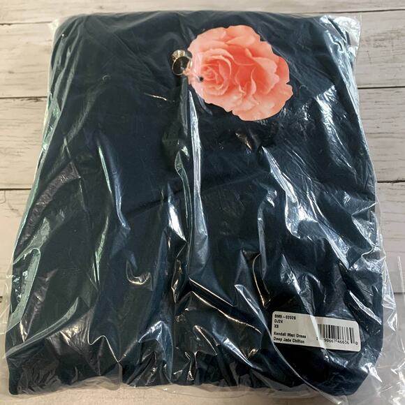 NWT Show Me Your Mumu Kendall Maxi Dress in Deep Jade Chiffon - Picture 2 of 6